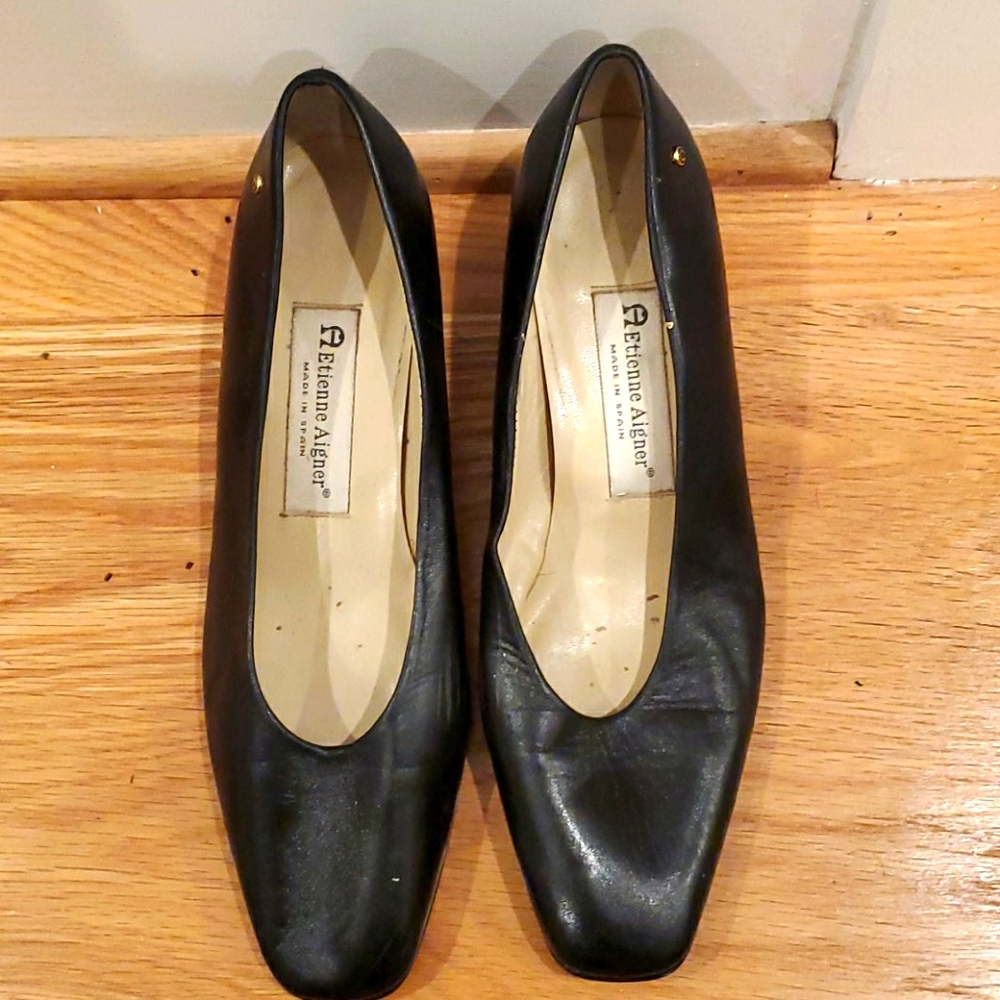 Vintage Etienne Aigner block heel. All leather